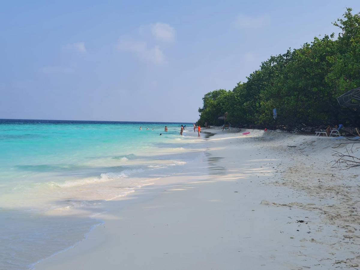 Ukulhas Villa Beach Hotel Bagian luar foto