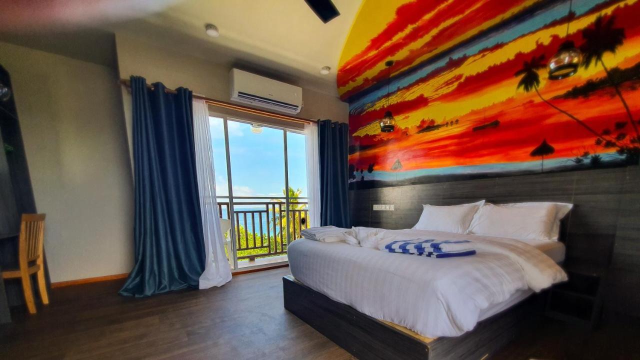 Ukulhas Villa Beach Hotel Bagian luar foto