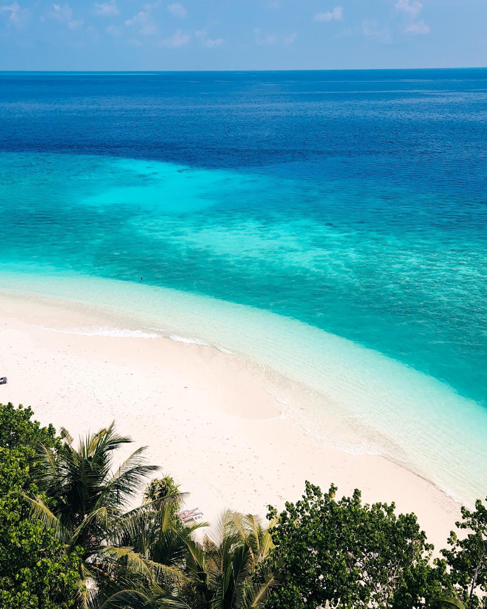 Ukulhas Villa Beach Hotel Bagian luar foto