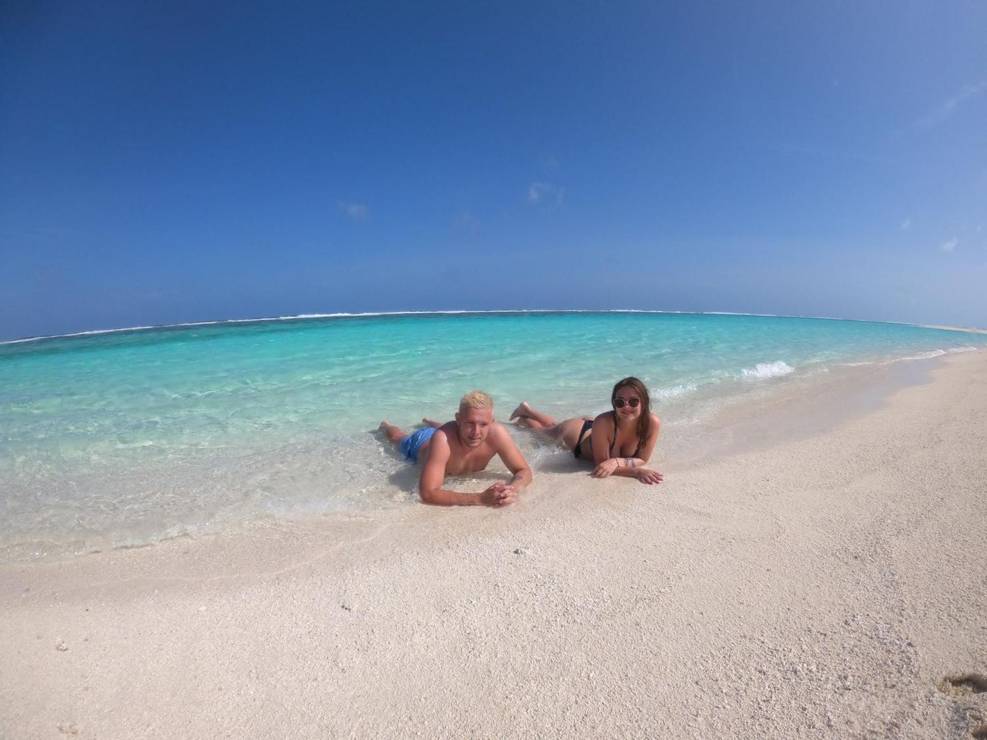 Ukulhas Villa Beach Hotel Bagian luar foto