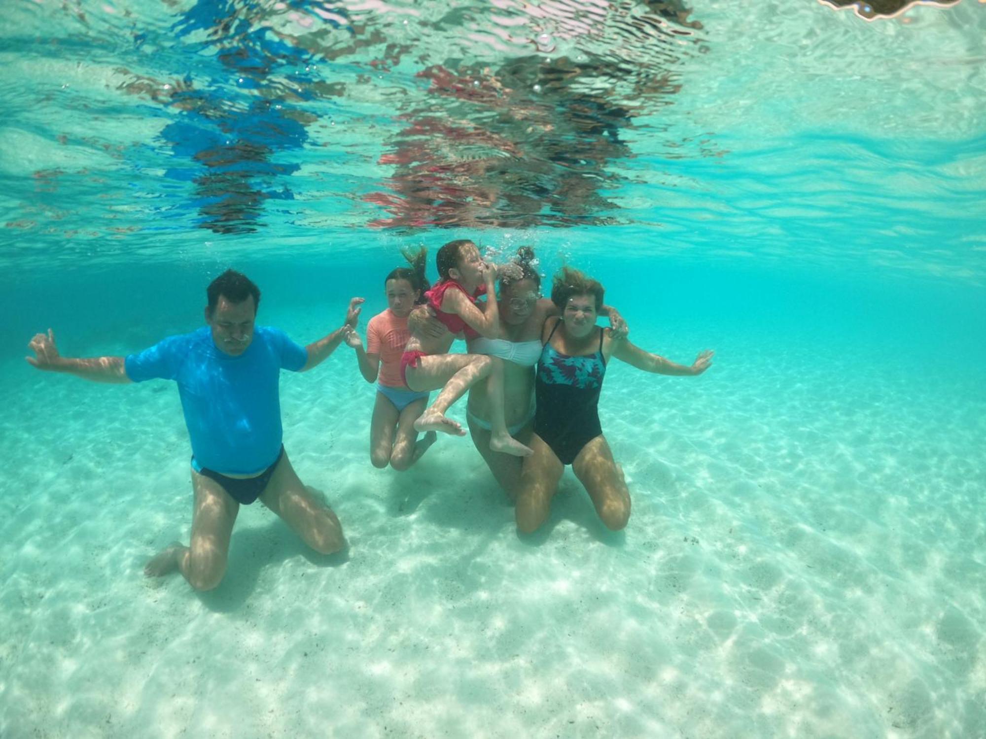 Ukulhas Villa Beach Hotel Bagian luar foto