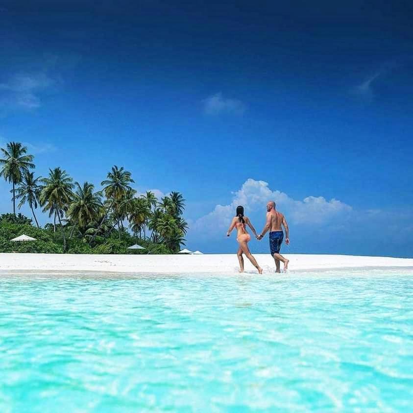 Ukulhas Villa Beach Hotel Bagian luar foto