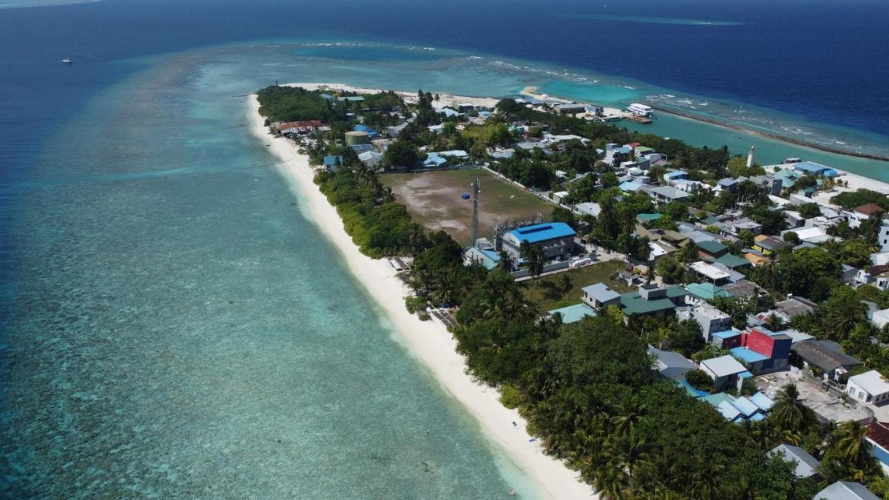Ukulhas Villa Beach Hotel Bagian luar foto