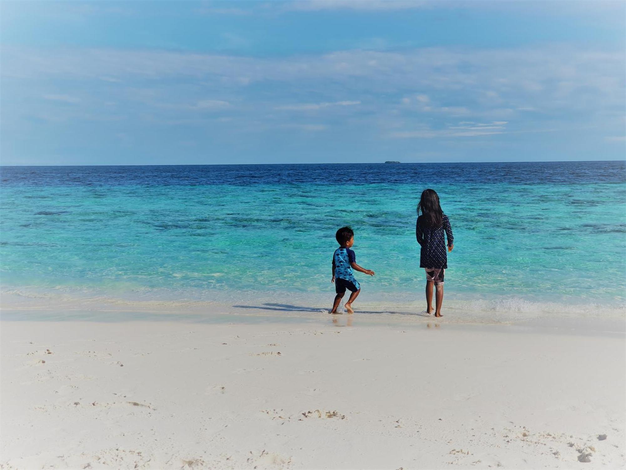 Ukulhas Villa Beach Hotel Bagian luar foto